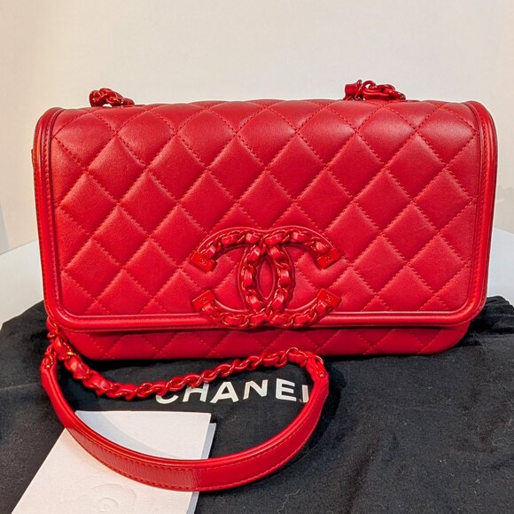 Chanel Rare Classic All-Red Flap Bag in Quilted Lambskin with Filigree CC - Picture 16 of 16